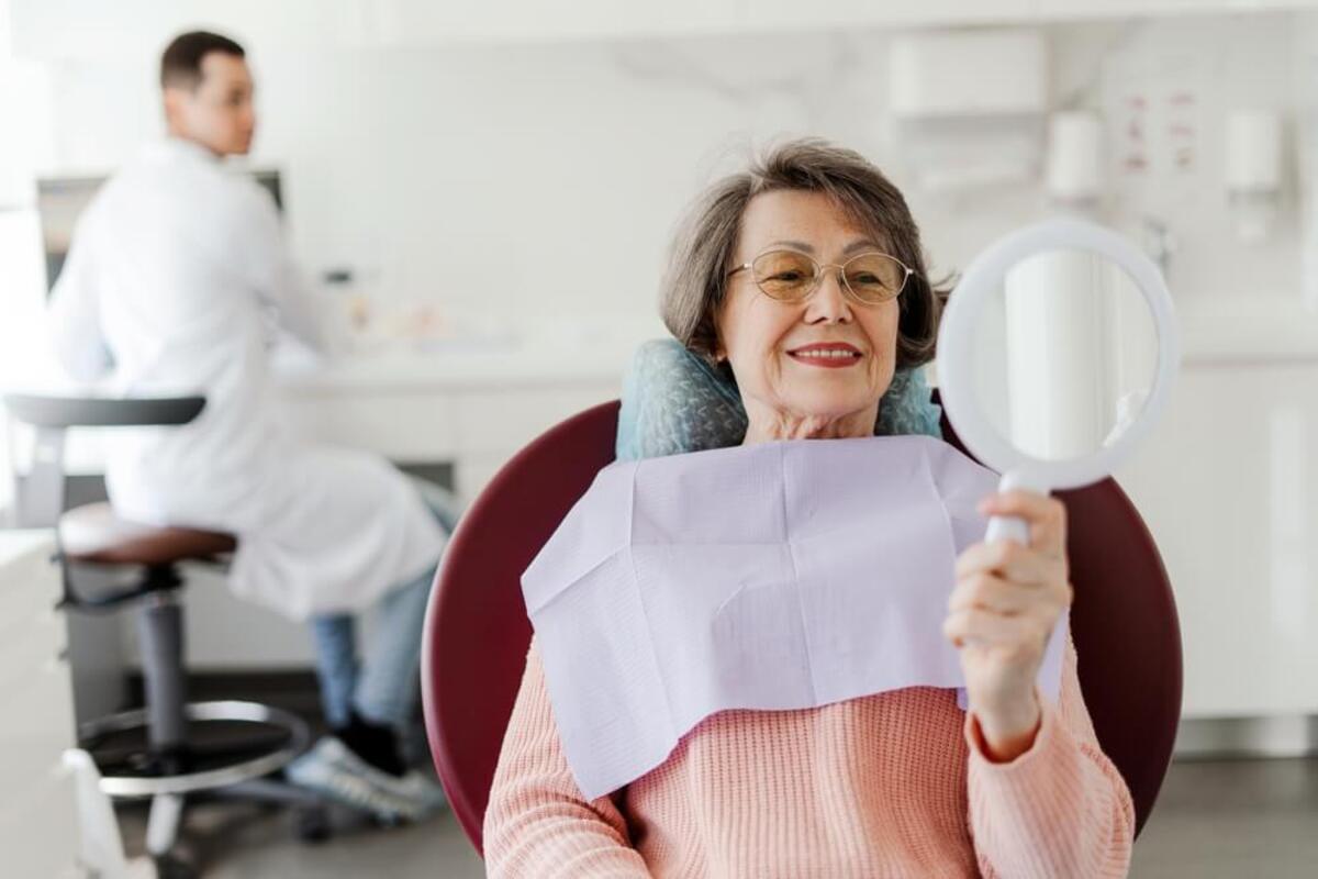 what do healthy gums look like